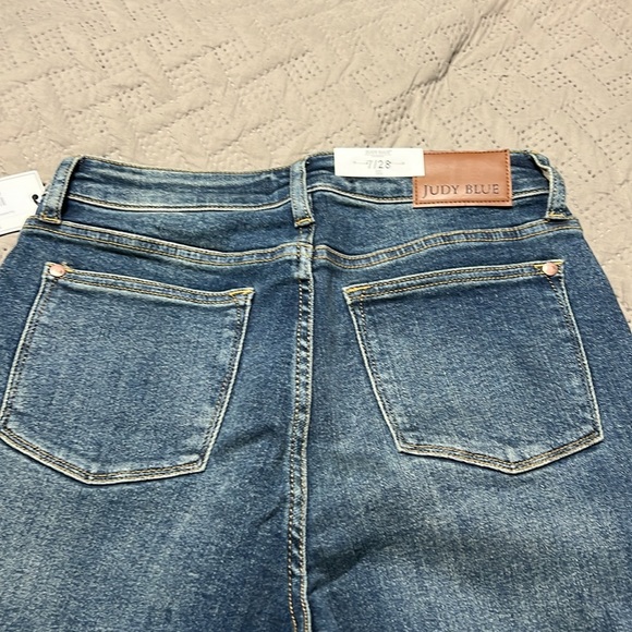 Judy blue brand new with tags relaxed jeans size 7/28 - Picture 5 of 6